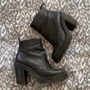 Dr. Martens Magdalena Leather Boots Sz 7